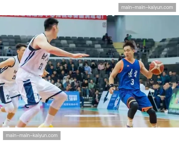 CBA球星走进成都社区,与民间篮球高手进行三分对决 CBA球星走进成都社区,与民间篮球高手进行三分对决